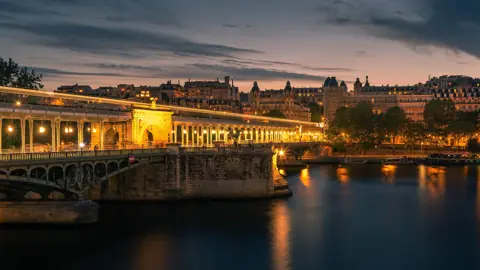 Line 6 viaduct over the Seine at dusk, 2021