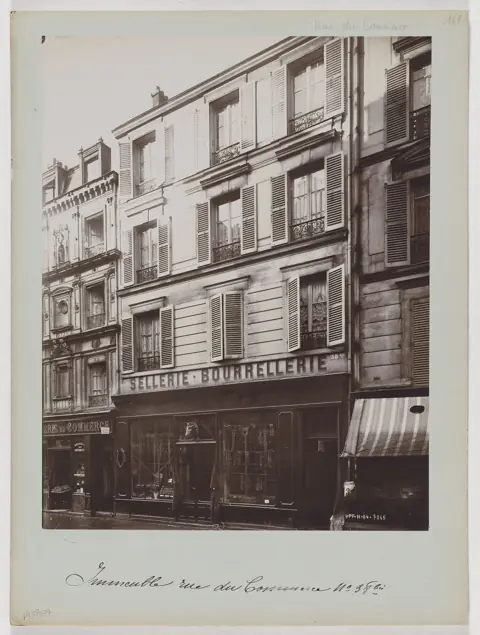 Shopfronts at 38bis Rue du Commerce, 1904